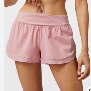 Lululemon Calm Tides Lined Short 2.5” rose mellow size 6